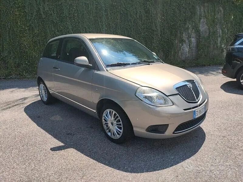 Lancia Ypsilon 2010 photo 2