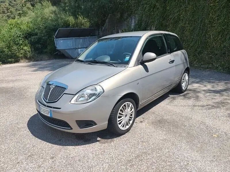 Lancia Ypsilon