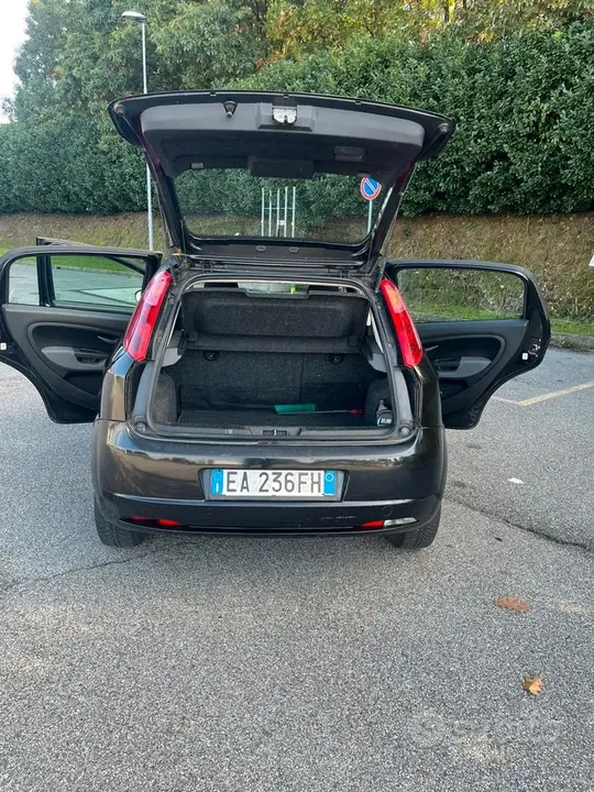 Fiat Grande Punto 2009 photo 5