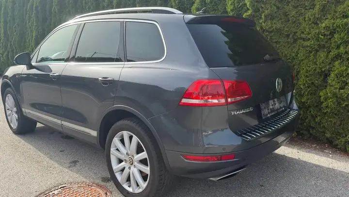 Volkswagen Touareg 2011 photo 2