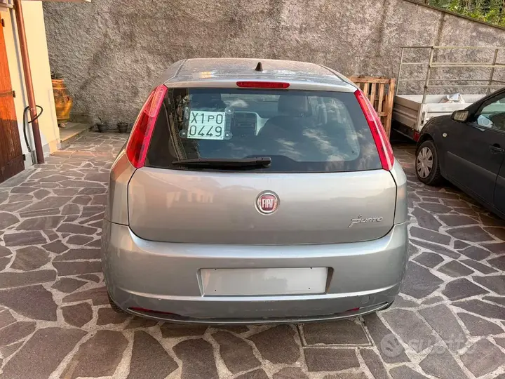 Fiat Grande Punto 2013 photo 2