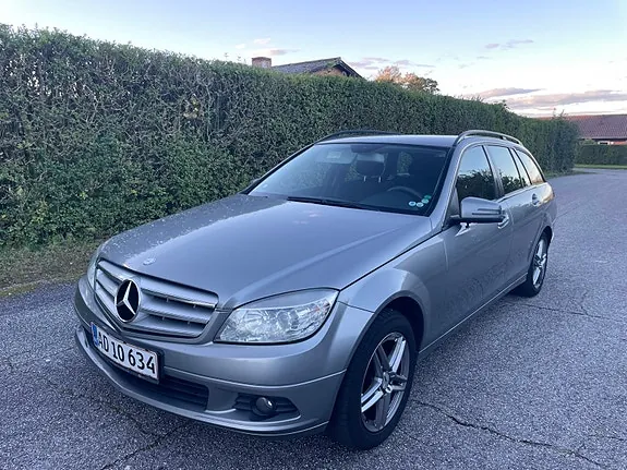 Mercedes-Benz C200 2010 photo 2