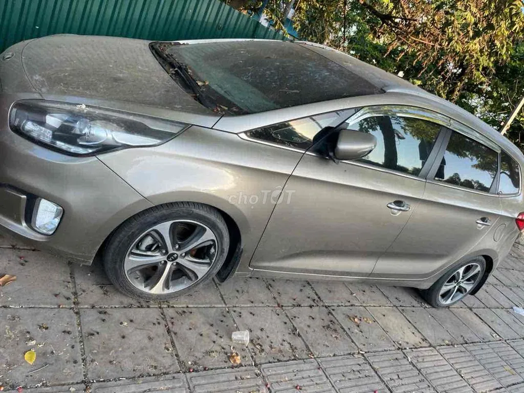 Kia Rondo 2015 photo 2