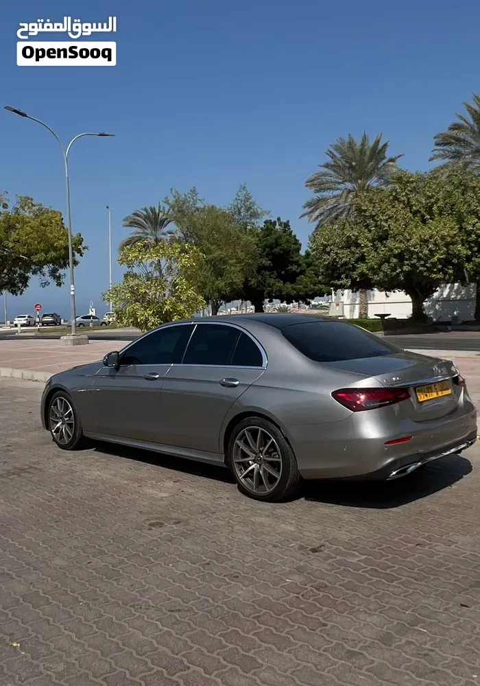 Mercedes-Benz E300 2022 photo 2