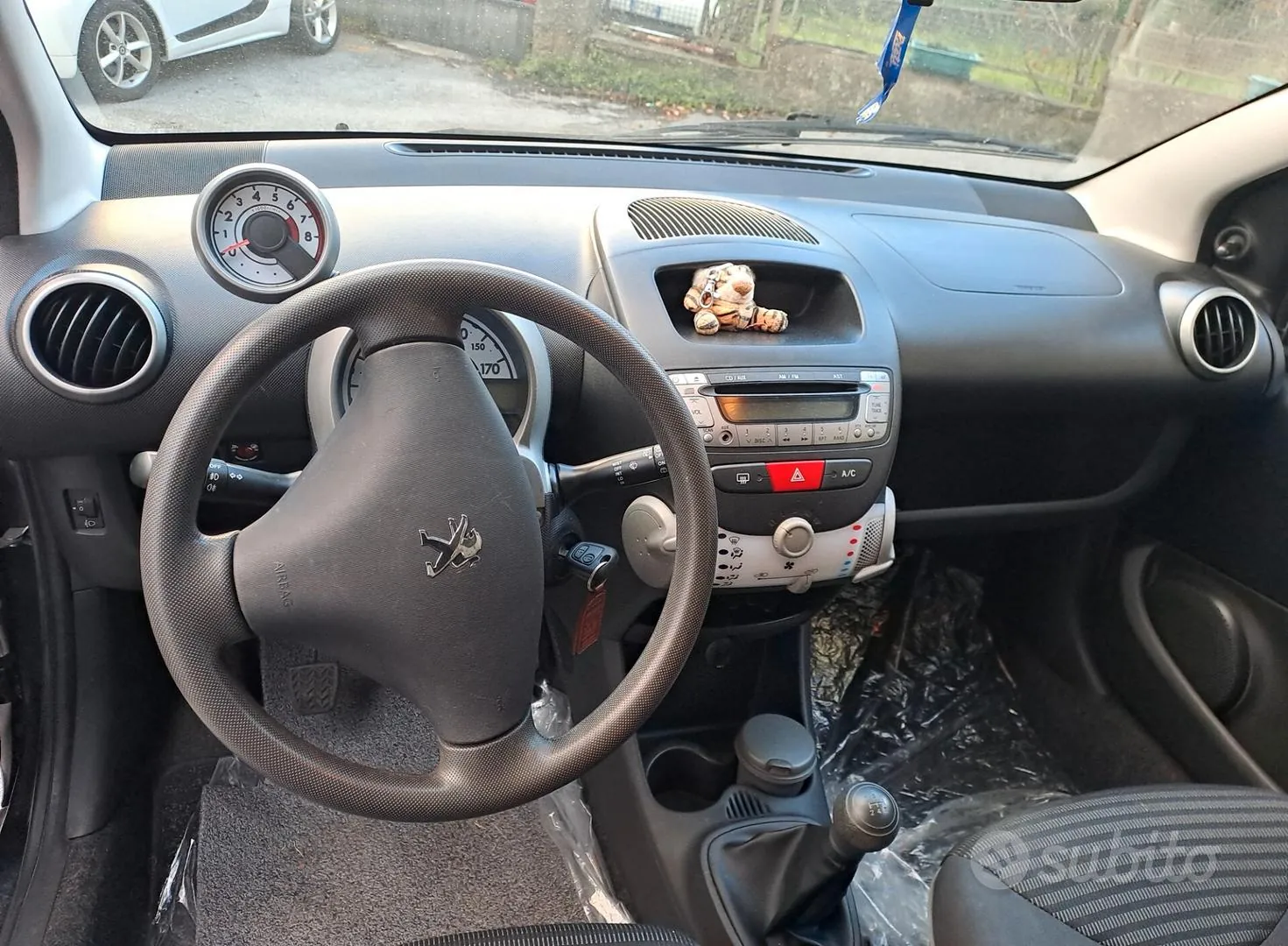 Peugeot 107 2013 photo 3