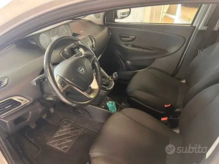 Lancia Ypsilon 2019 photo 5