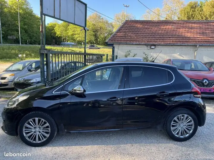 Peugeot 208 2019 photo 4