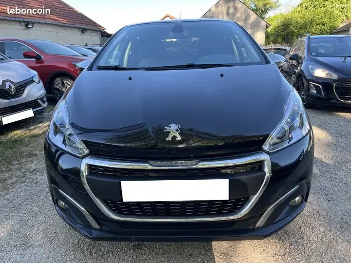 Peugeot 208 2019 photo 3
