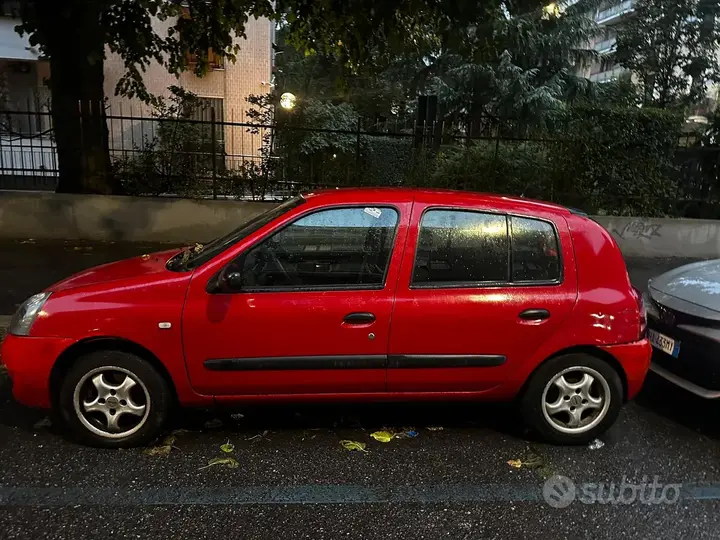 Renault Clio 2008 photo 2