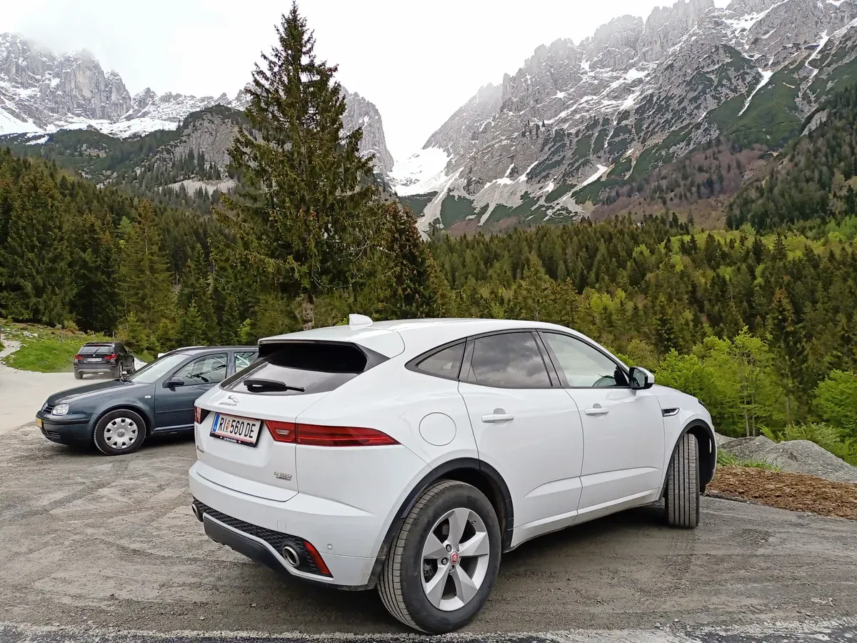Jaguar E-Pace 2019 photo 3