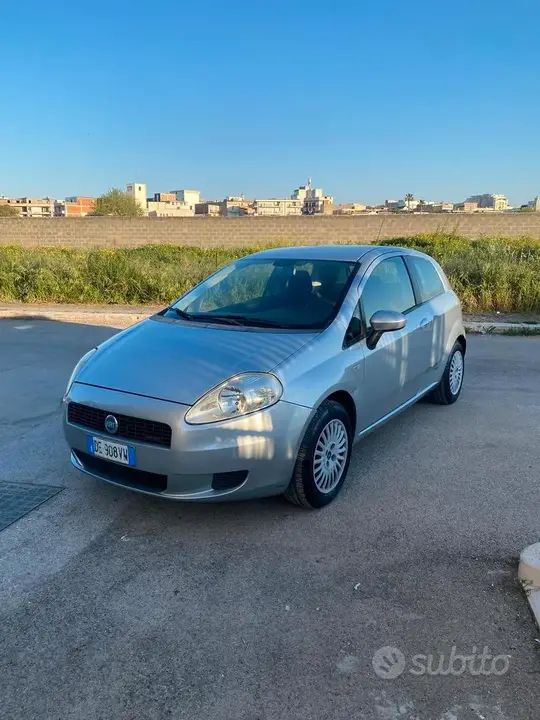 Fiat Grande Punto 2006 photo 2