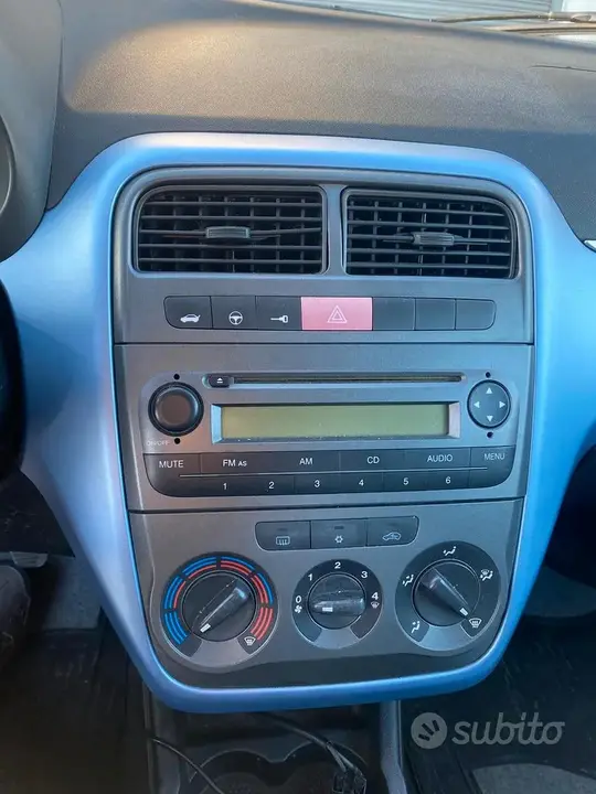 Fiat Grande Punto 2006 photo 5