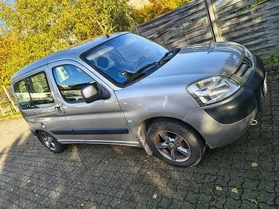 Peugeot Partner 2008 photo 2
