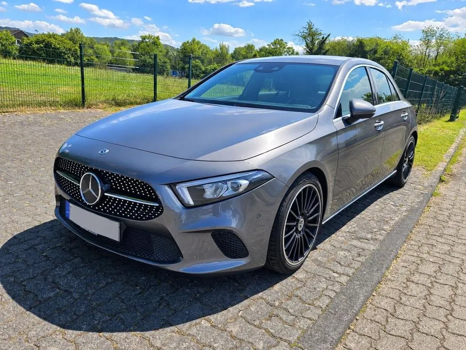 Mercedes-Benz A 220
