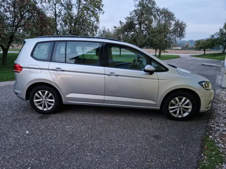 Volkswagen Touran 2016 photo 2