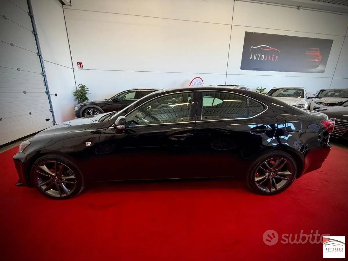 Lexus Is 2011 photo 5