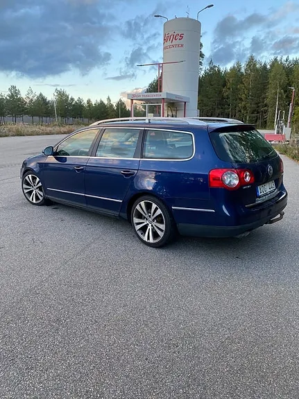Volkswagen Passat 2009 photo 2