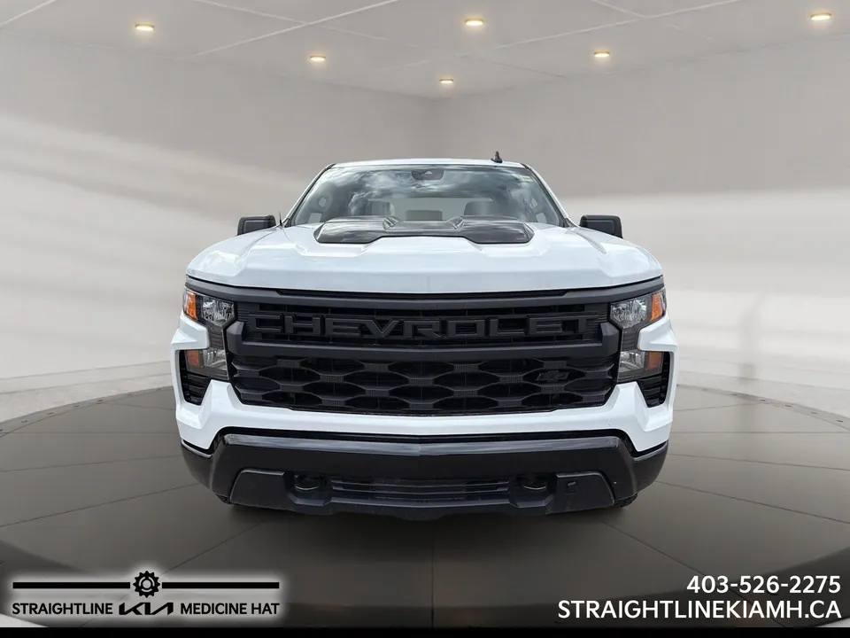 Chevrolet Silverado 1500 2025 photo 2