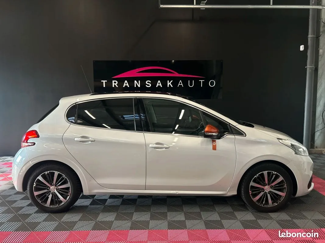 Peugeot 208 2016 photo 4