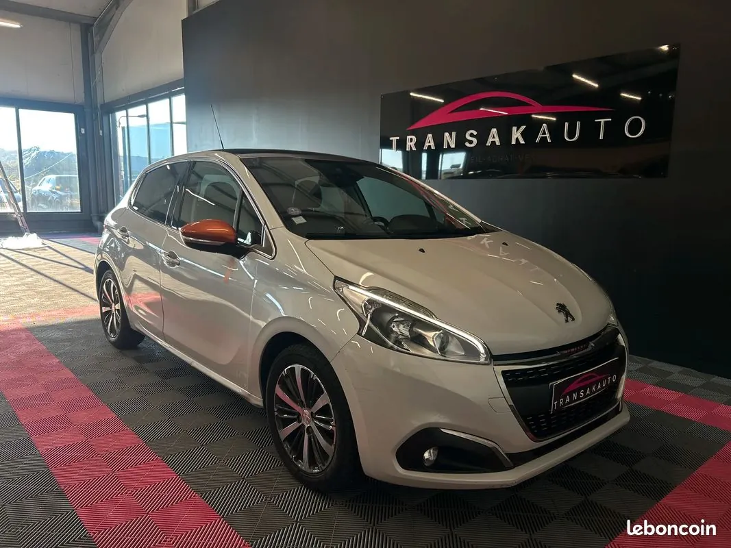 Peugeot 208 2016 photo 3