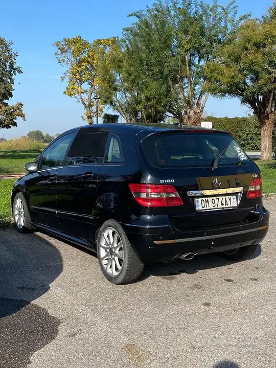 Mercedes-Benz B180 2008 photo 2