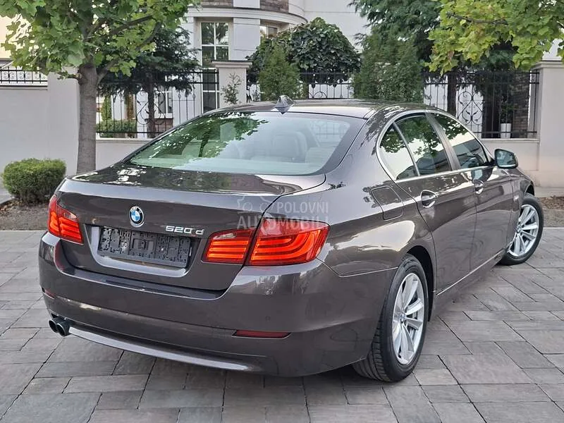 BMW 520 2012 photo 4