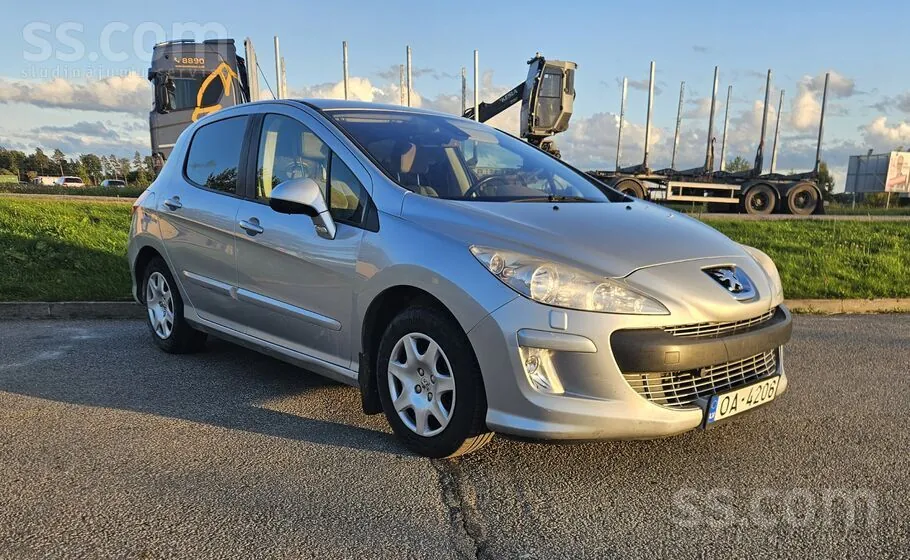 Peugeot 308 2008 photo 2