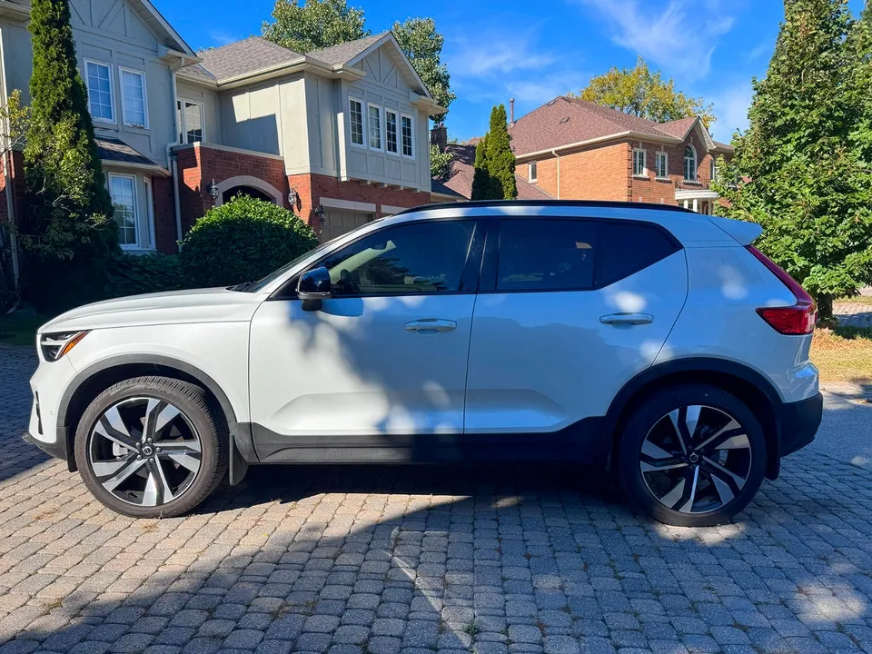 Volvo Xc40 2024 photo 2