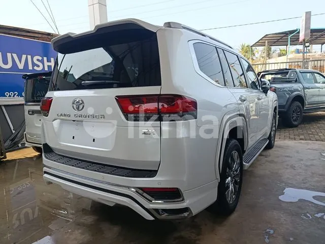 Toyota Land Cruiser Prado 2025 photo 5