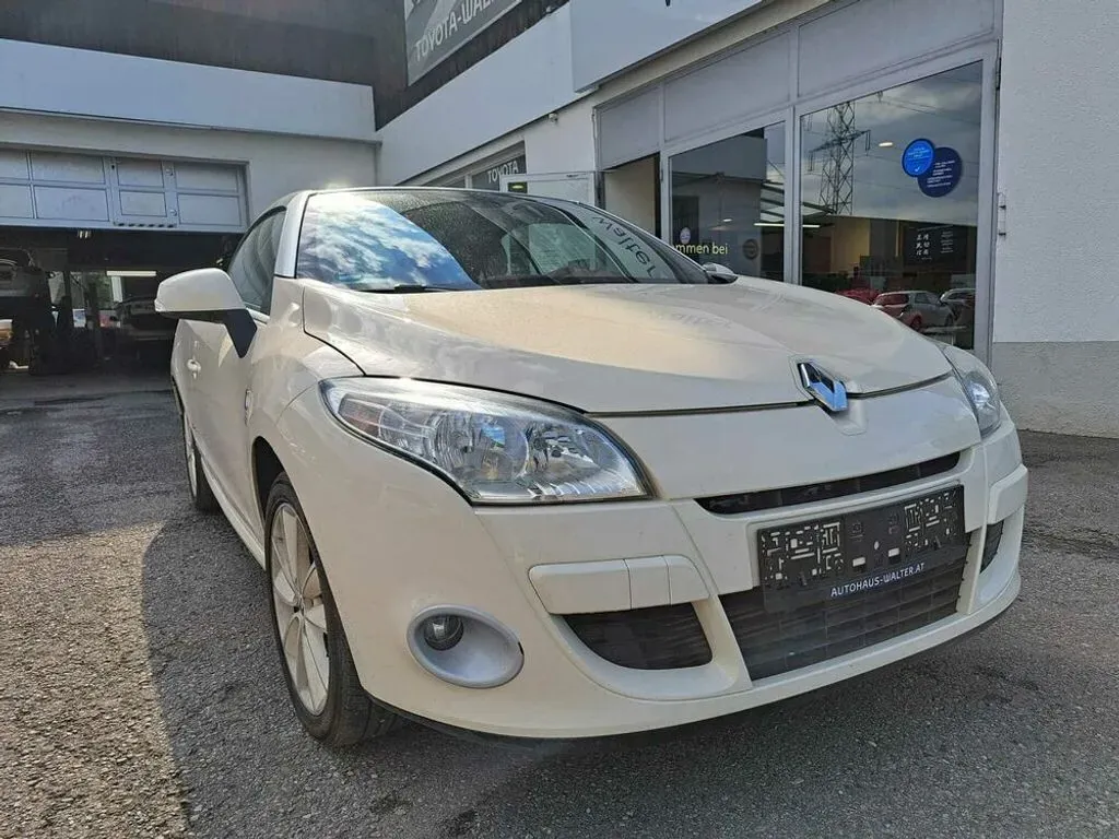 Renault Megane 2011 photo 2