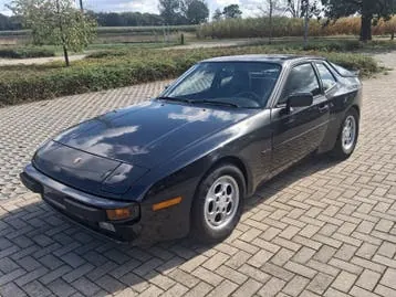 Porsche 944