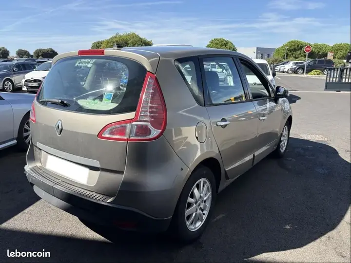 Renault Scenic 2011 photo 3