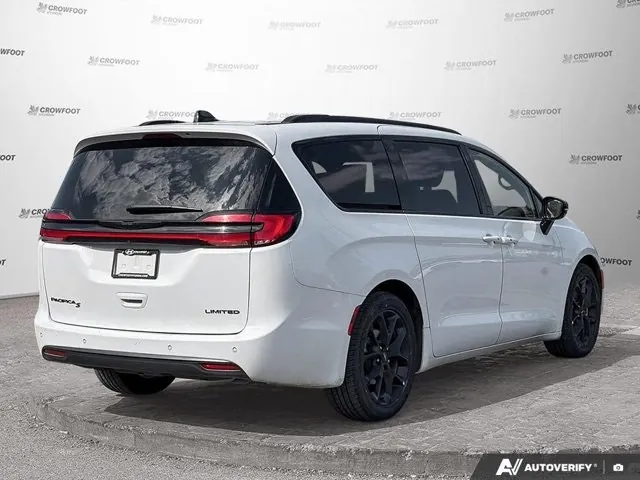 Chrysler Pacifica 2025 photo 5