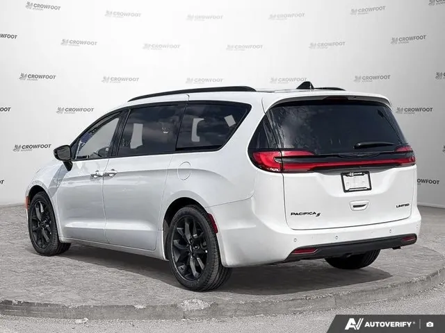 Chrysler Pacifica 2025 photo 3