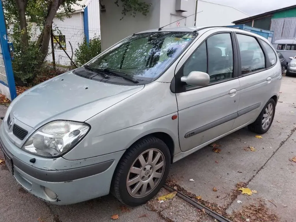 Renault Megane 2001 photo 2