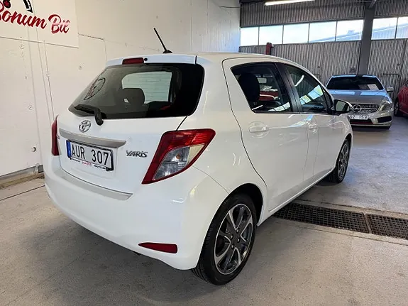 Toyota Yaris 2011 photo 5