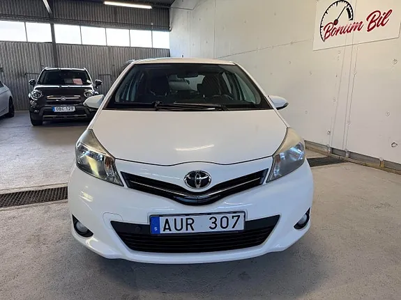 Toyota Yaris 2011 photo 2