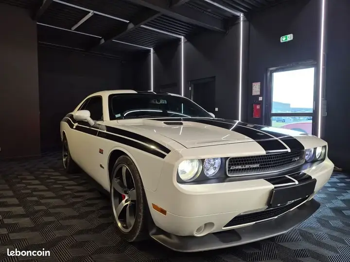 Dodge Challenger 2012 photo 2
