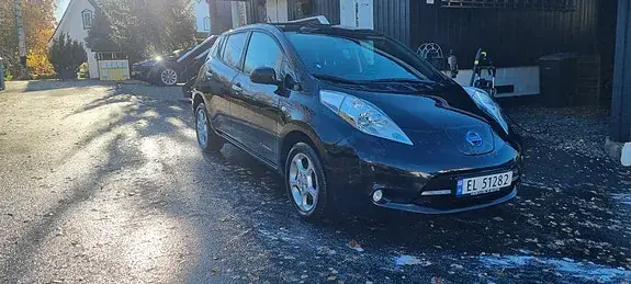 Nissan Leaf 2014 photo 2