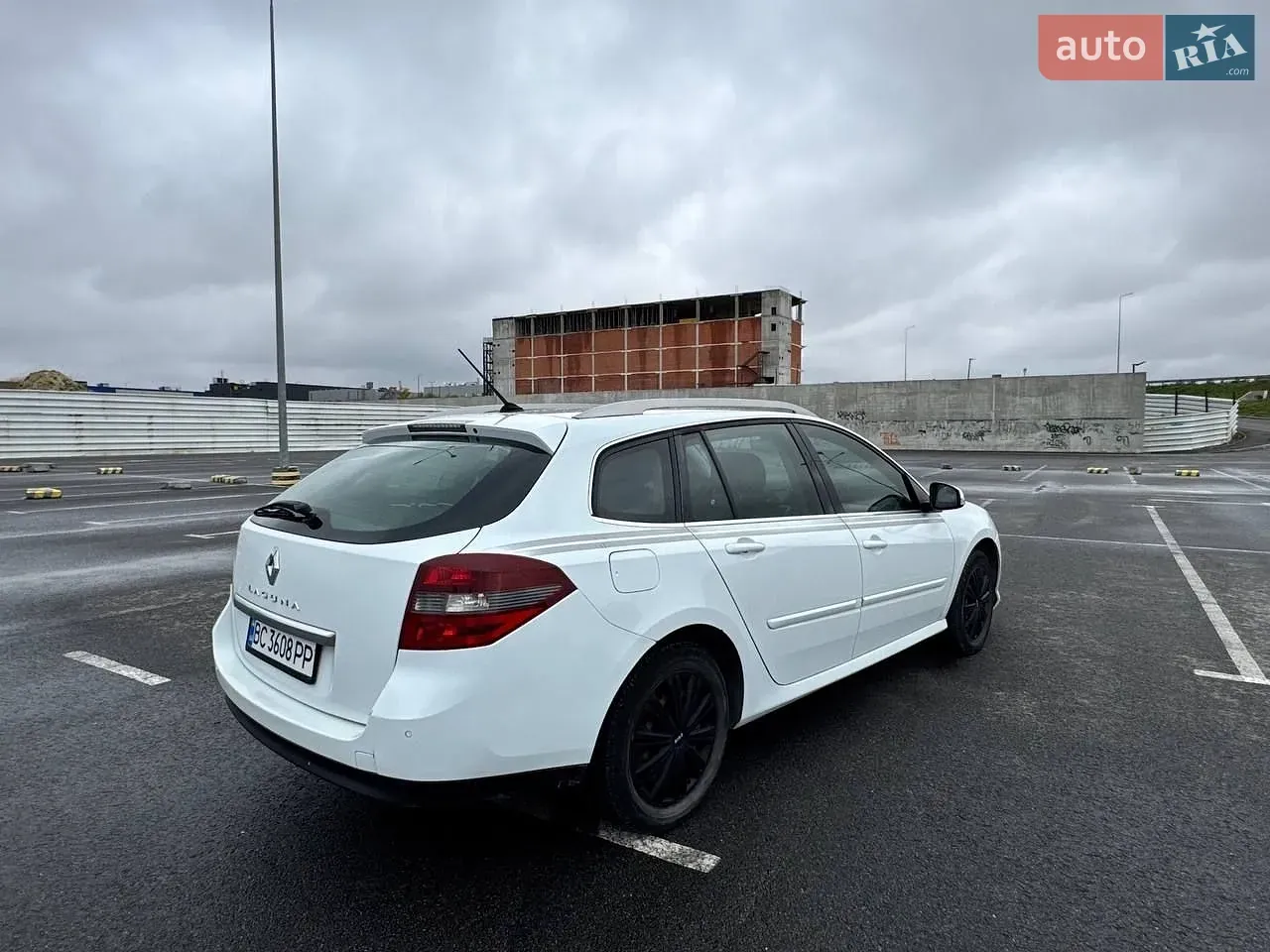 Renault Laguna 2010 photo 4