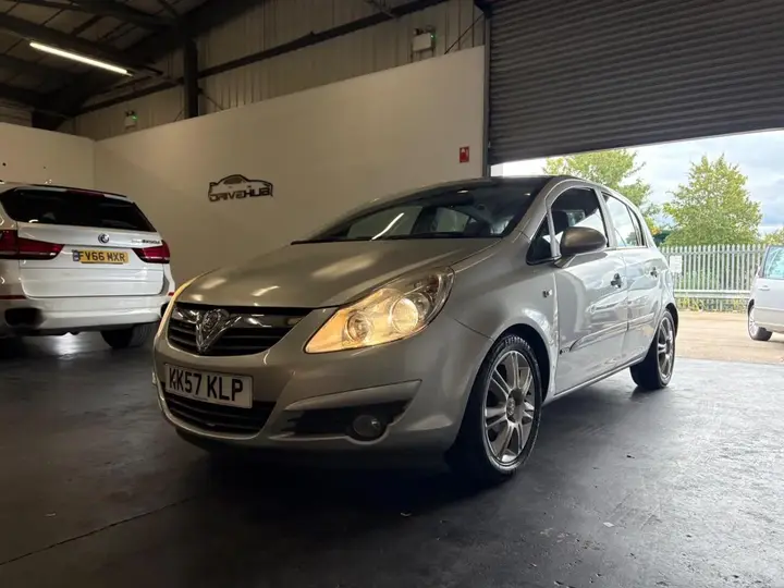 Vauxhall Corsa 2008 photo 2