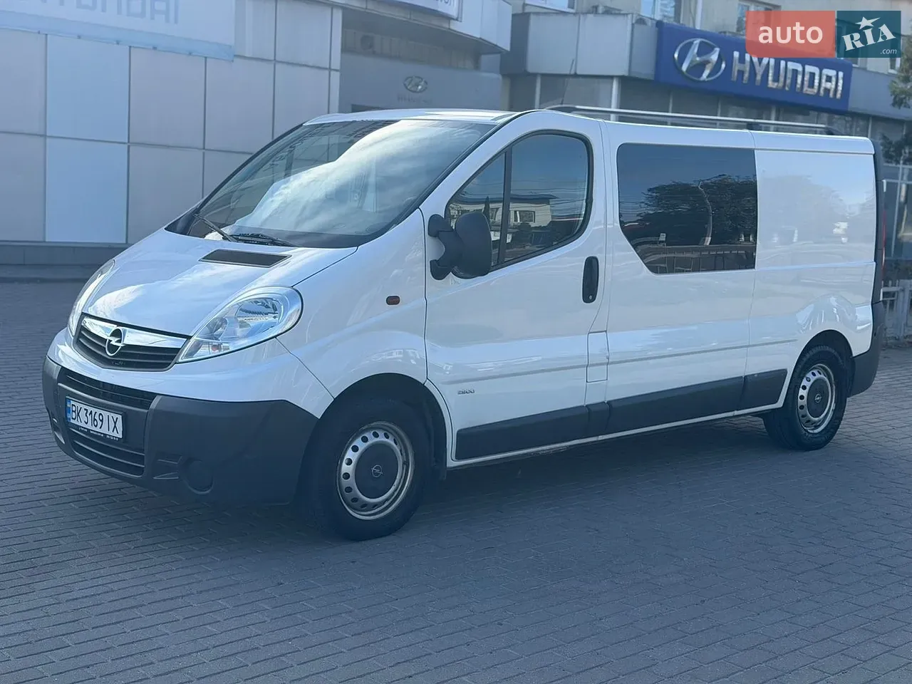 Opel Vivaro 2014 photo 4