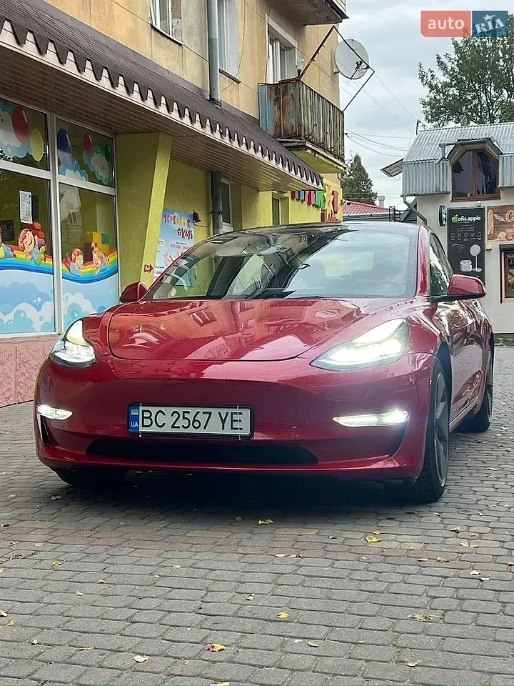 Tesla Model 3 2022 photo 2