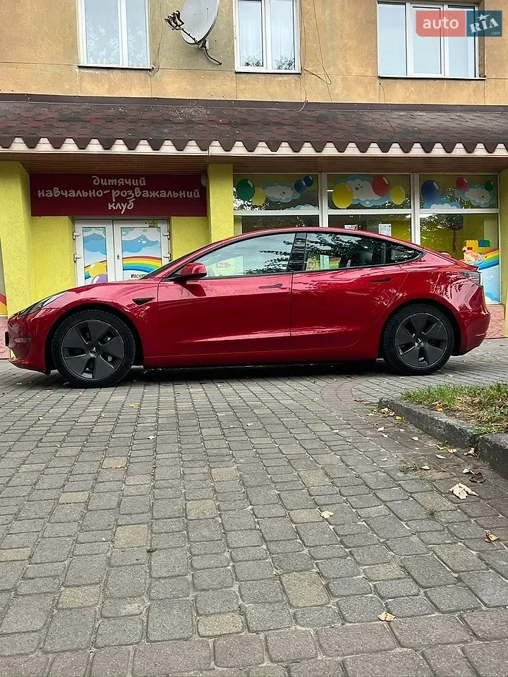 Tesla Model 3 2022 photo 3