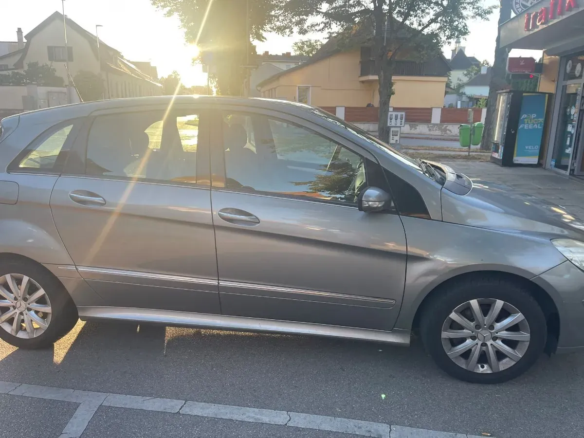 Mercedes-Benz B-Class 2008 photo 2