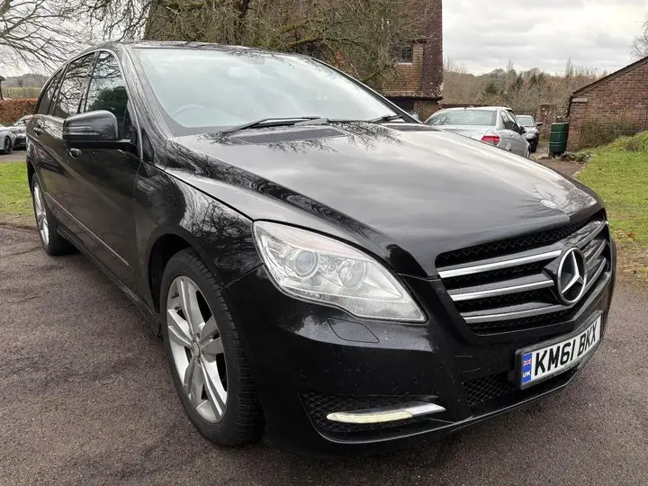Mercedes-Benz R-Class 2011 photo 2
