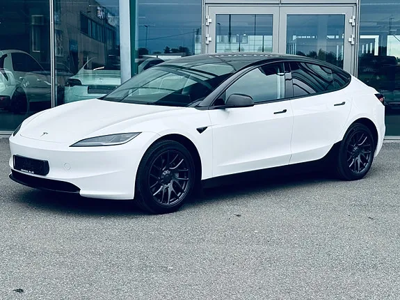 Tesla Model 3 2024 photo 4
