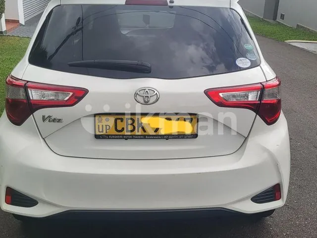 Toyota Vitz 2017 photo 4