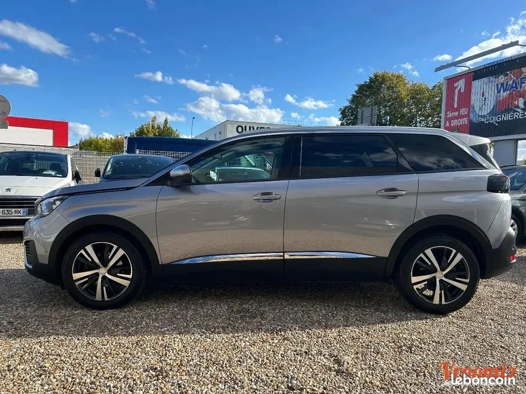 Peugeot 5008 2018 photo 2