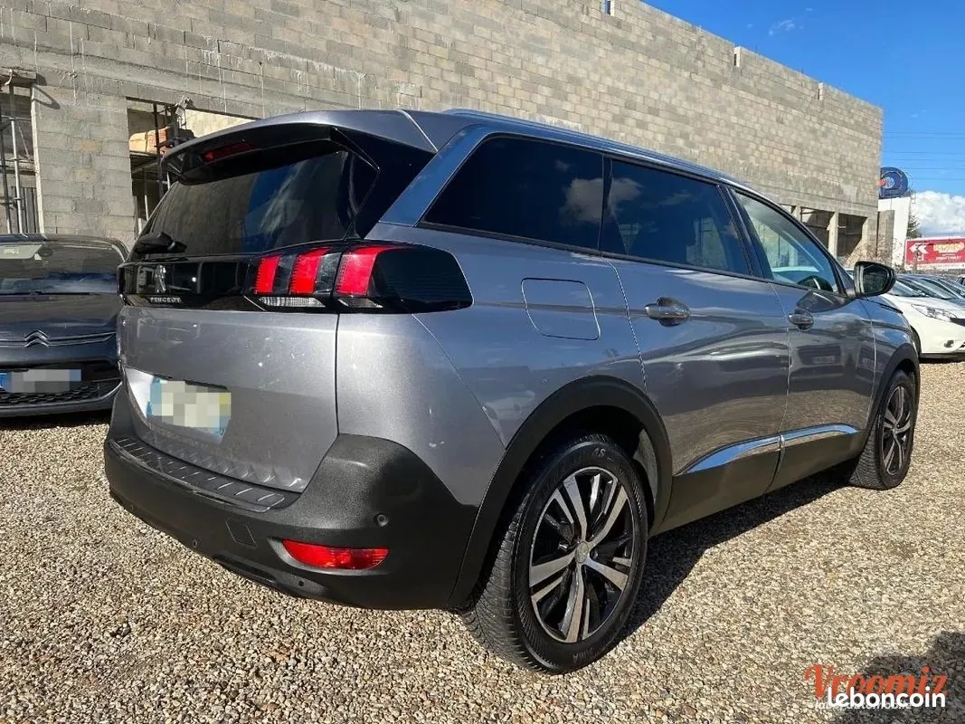 Peugeot 5008 2018 photo 5